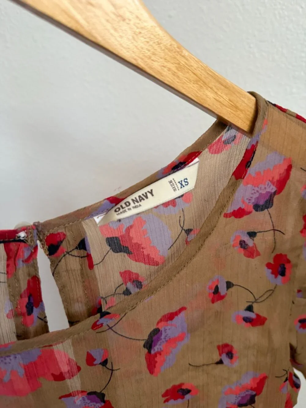 Old Navy Sheer Tan Floral Short Puff Sleeve Keyhole Back Blouse Top Size XS